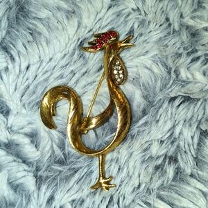 Vintage Jeanne Rooster Chicken Gold Tone Red Clear Rhinestone Brooch Pin